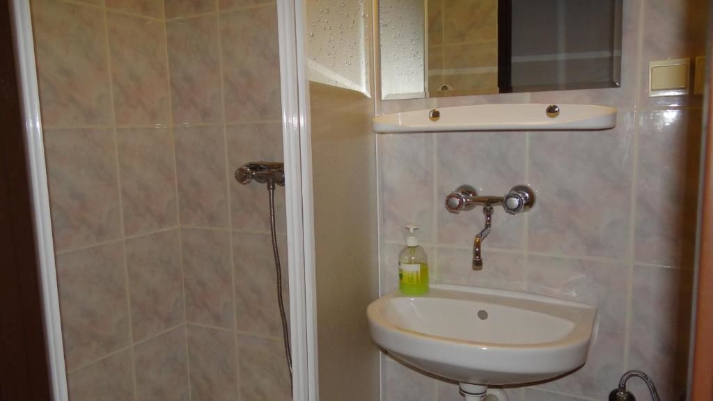 Курортные отели Hotel Korona Mostowice-45